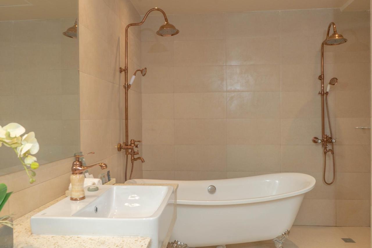 The Monarch Hotel Calasiao Ngoại thất bức ảnh